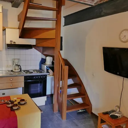 Cour D'aix فندق مبيت وإفطار 3*