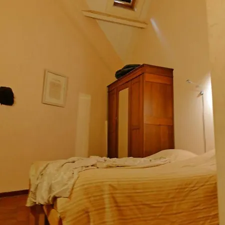 Cour D'aix Bed & Breakfast 3*
