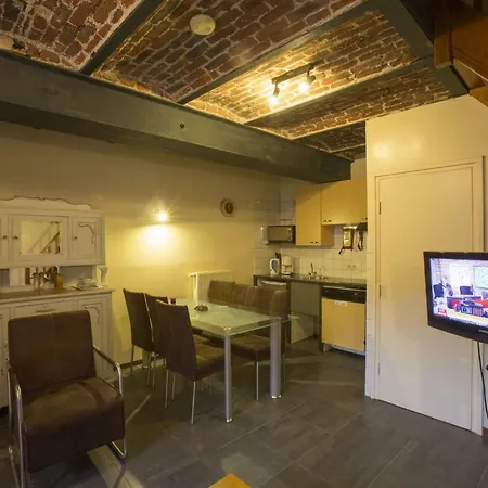 Cour D'aix Bed & Breakfast