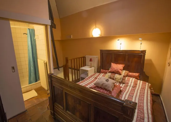 Couette-café Cour D'aix 3*