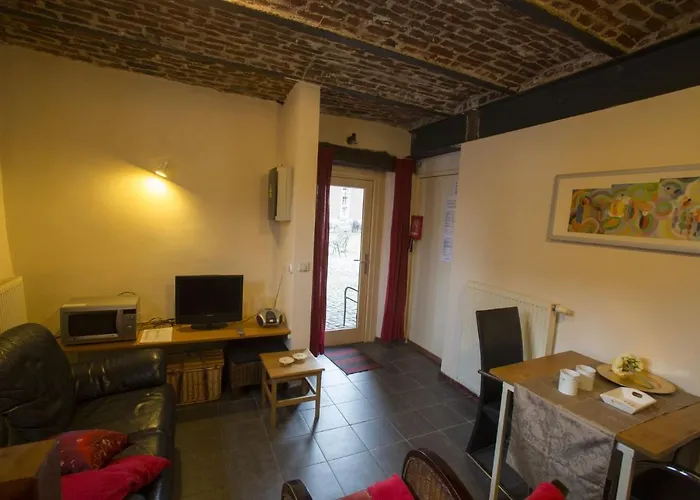 Couette-café Cour D'aix 3*