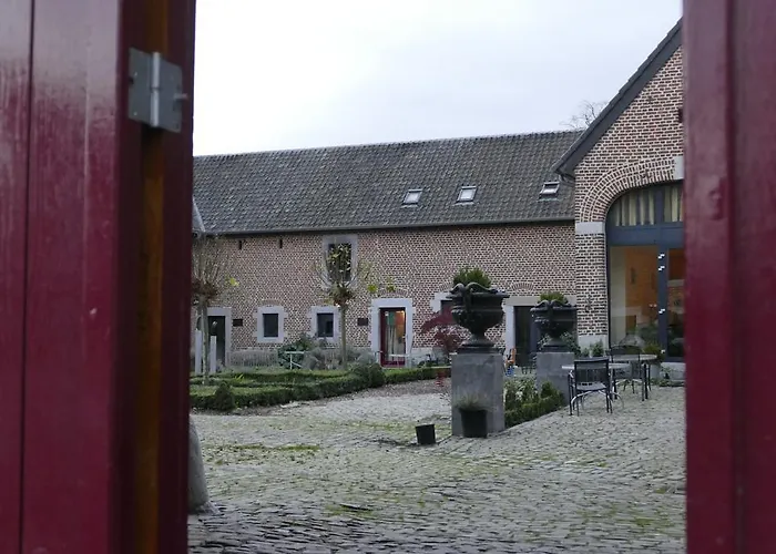 Cour D'aix Bed & Breakfast 3*